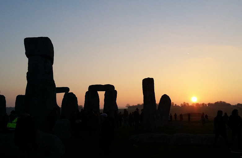 vernal equinox at stonehenge 2015